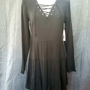 🌻NWT no boundaries lace up dress